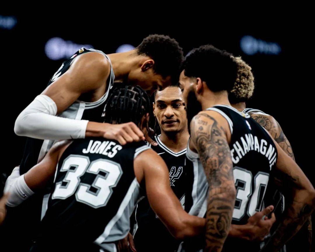 里程碑，伊尔迪兹替补出场迎来尤文生涯第100场正式比赛（尤文生涯百场里程碑：伊尔迪兹替补登场）