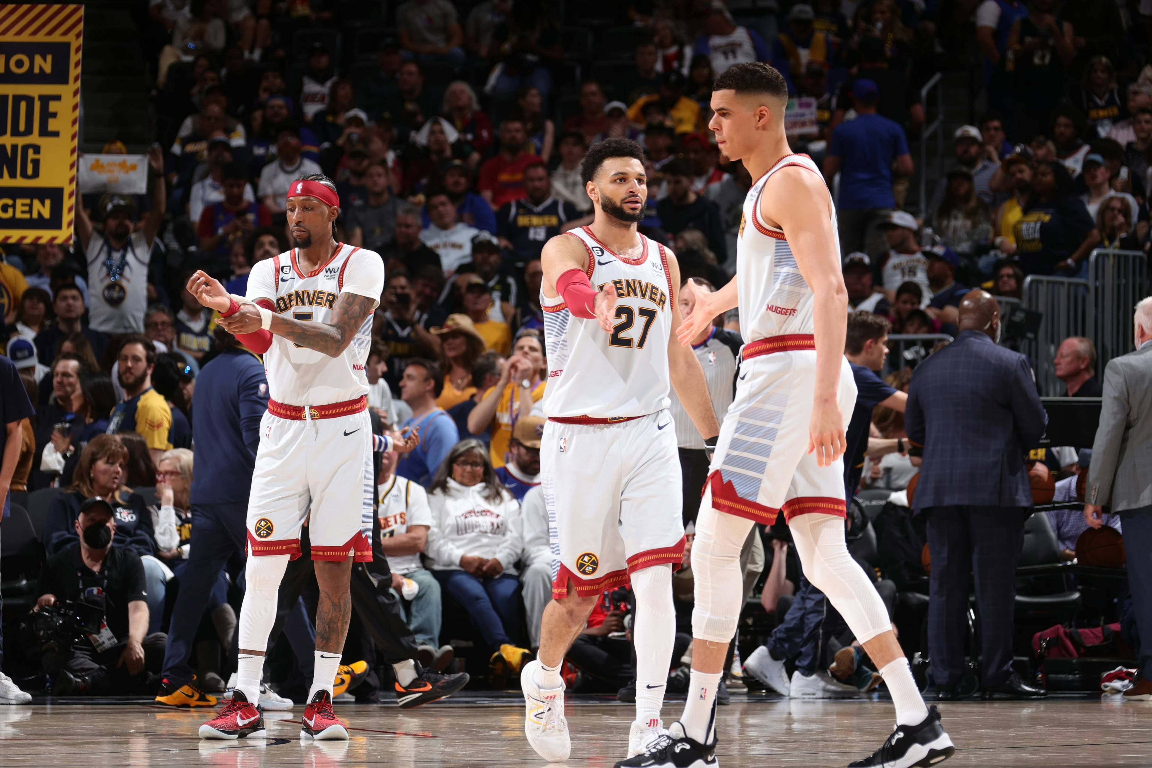 半场战报：拜仁3-0勒沃库森，格纳布里、雅克松破门（上半场拜仁3-0领先勒沃库森，格纳布里、雅克松相继破门）