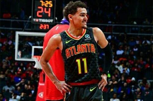 西甲半场：伦布雷拉斯闪击，亚马尔破门，巴萨2-1阿拉维斯（西甲半场战报：伦布雷拉斯闪电破门，亚马尔建功，巴萨暂2-1领先阿拉维斯）