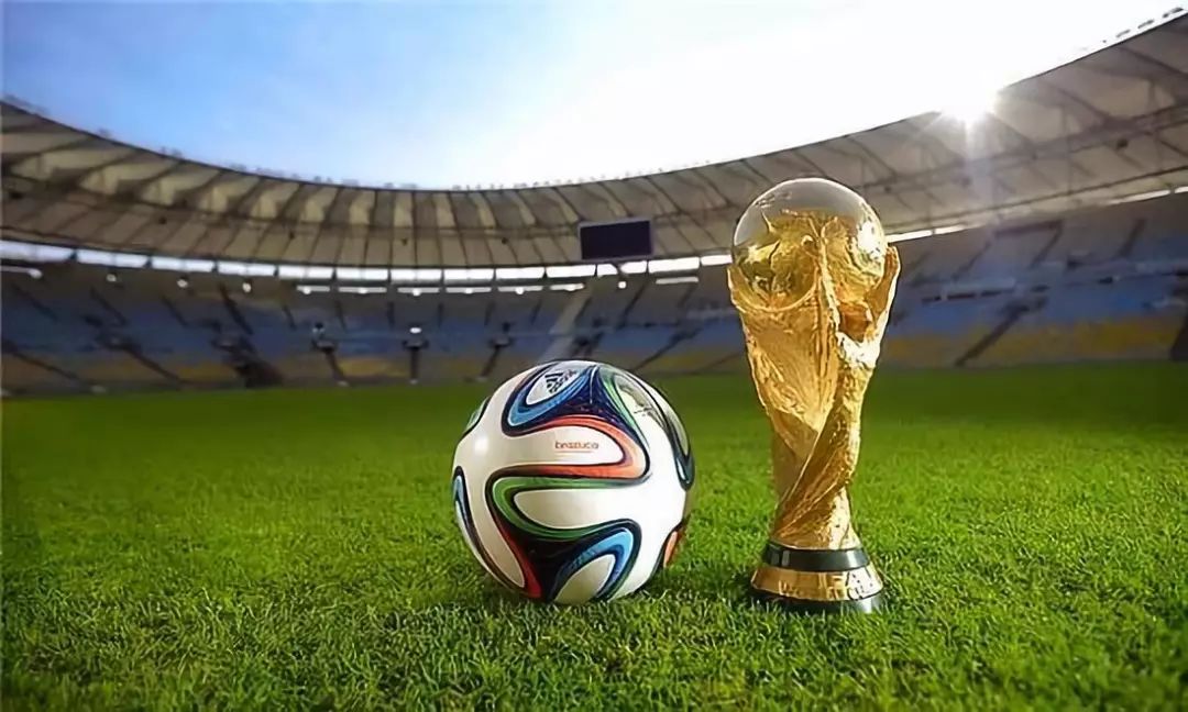 皇马三大致命伤曝光！姆巴佩依赖症+软肋尽显，伯纳乌王朝现危机（皇马三处致命短板曝光：过度倚重姆巴佩、漏洞尽显，伯纳乌王朝告急）