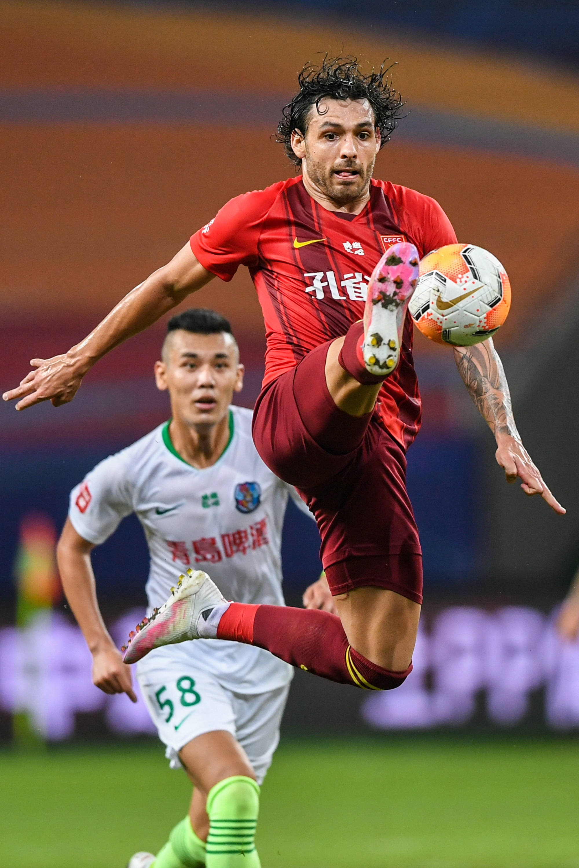 前队友：曾和马拉多纳开车出行，交警把我们拦住只为和他合影（前队友回忆：与马拉多纳同车出行，交警拦停只为合影）