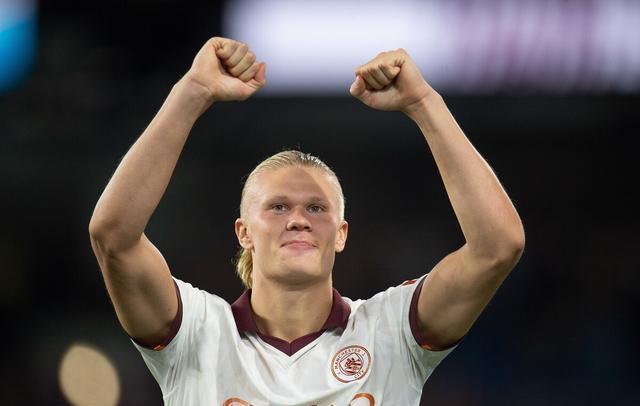 另类追星！美女主持张纯烨与偶像张稀哲一起合拍舞蹈视频（花式追星！人气主持张纯烨与偶像张稀哲同框合拍舞蹈视频）