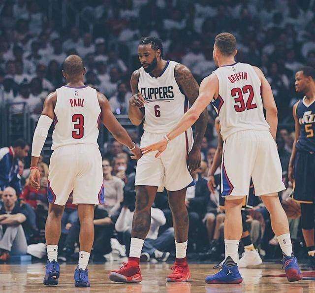 塔雷：拥有魔笛这样的导师是亚沙里的优势，我们对他充满信心（塔雷：在魔笛辅导下亚沙里更占优势，我们对他信心十足）