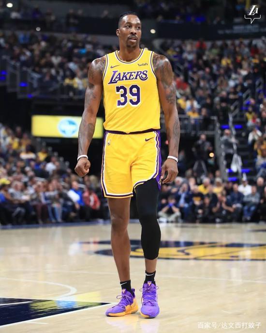 DO：圣徒拒绝埃弗顿对迪布林4000万报价，还价5000万+25%分成（南安普顿驳回埃弗顿4000万求购迪布林，索价5000万并附25%转售分成）