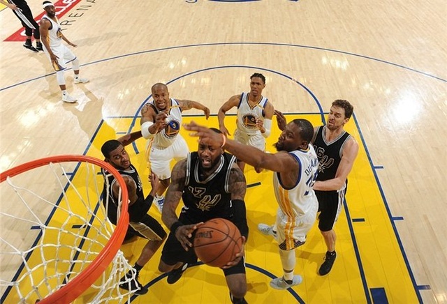 萨拉赫或转战意甲，沙特、巴黎选项存疑（萨拉赫或赴意甲，沙特与巴黎前景成疑）