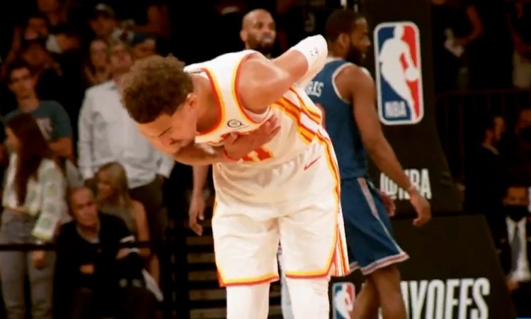 康宁汉姆半场15分7助攻，斯图尔特变身进攻端奇兵（康宁汉姆半场轰15分7助，斯图尔特化身进攻奇兵）