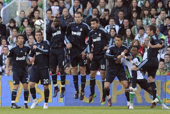 全场最佳，拿下🏆恭喜大菲🫡（MVP到手！恭喜大菲捧杯🏆🫡）