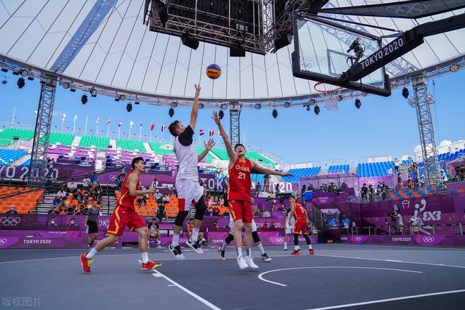 辽宁铁人祝贺重庆铜梁龙冲超：敢打敢拼，晋级中超实至名归（辽宁铁人向重庆铜梁龙致贺：敢打硬仗，晋级中超当之无愧）