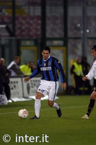 2025中足联颁奖会：河南队主帅拉莫斯当选中超最佳教练（中足联2025年度颁奖：河南主帅拉莫斯荣膺中超年度最佳教练）